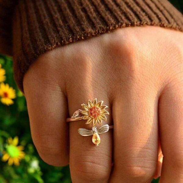 Adjustable Spinning Sunflower Bee Ring – Anti-Anxiety Fidget Jewelry for Women | Stress Relief & Fashion in One