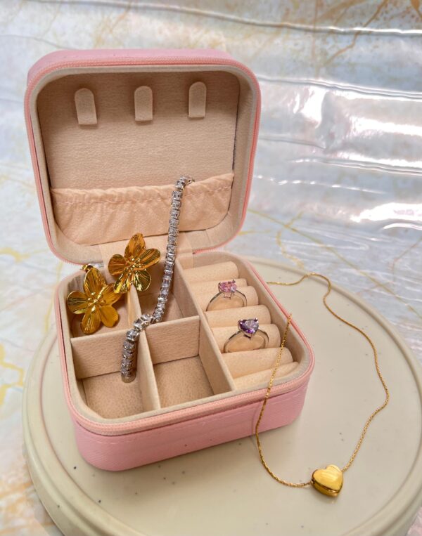 Anti-Tarnish Jewelry Set with Adjustable Heart Rings, Golden Heart Necklace & Floral Earrings – With Travel Box