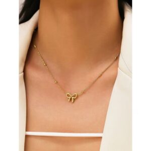 Gold-Plated Bow Pendant Necklace – Dainty & Elegant