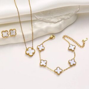 Elegant Clover Jewelry Set – Necklace, Bracelet & Stud Earrings